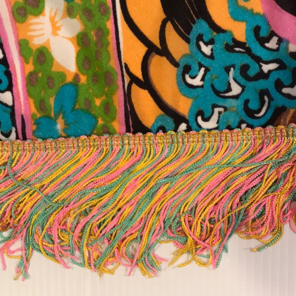 Fantastic Vintage Shawl - Picture 4 of 6